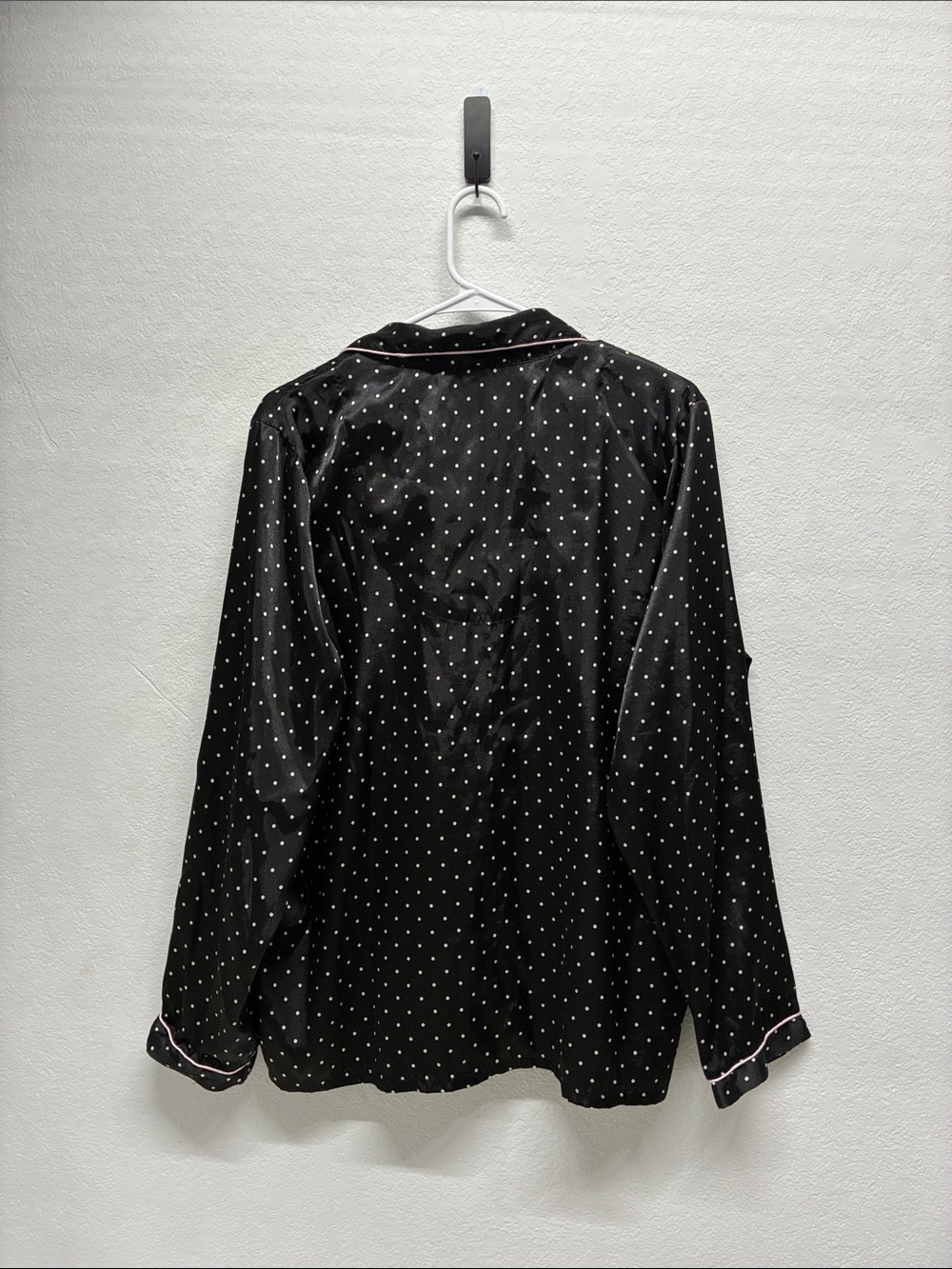 PINK Victoria's Secret Black And White Polka Dot Button Down Pajama Top// L - Picture 6 of 6